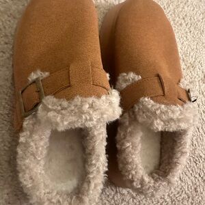 Tan Suede Clogs with Faux Fur